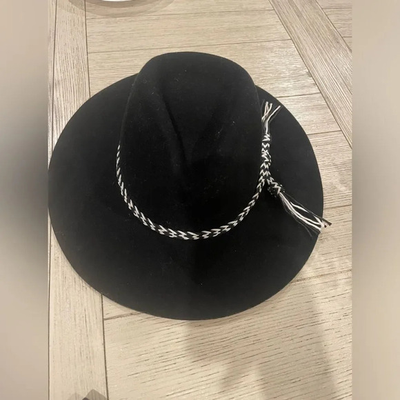NWT Free People Mossant Braided Black Felt Hat
(NWT
Size M - Picture 2 of 9